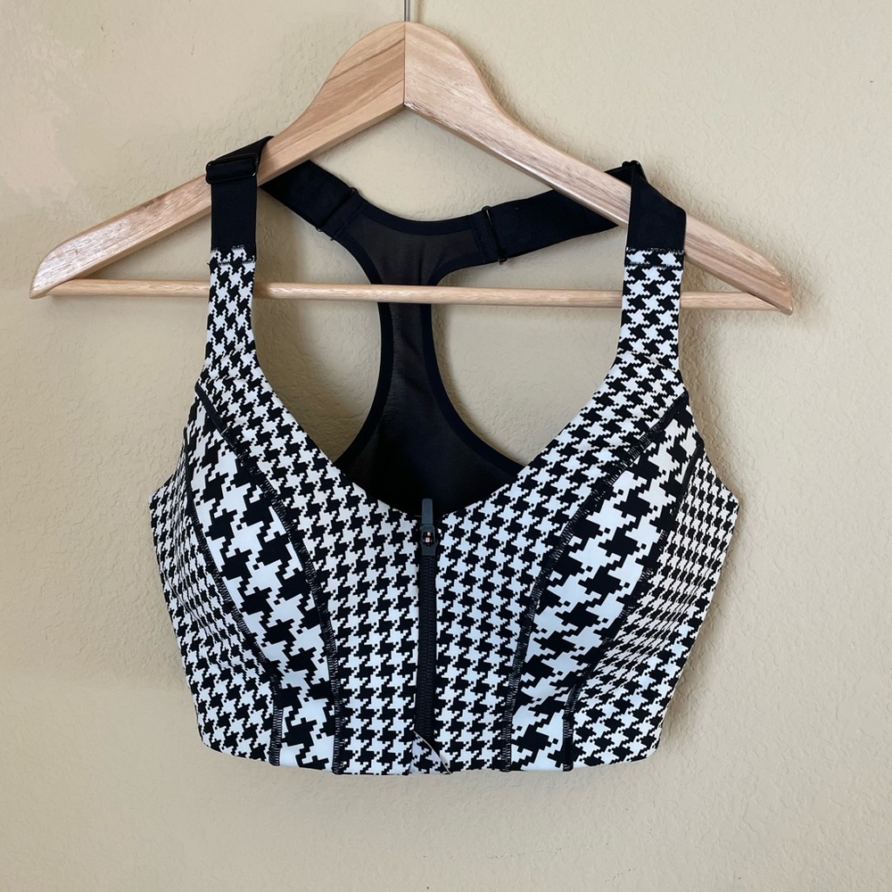 ADIDAS HALLS OF IVY PARKALL
OVER PRINT ZIP BRA 2.0 Grey/ Black SIZE S
